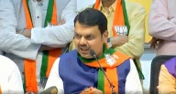 बिहार चुनाव में अहम भूमिका निभा सकते हैं देवेंद्र फडणवीस बिहार चुनाव में अहम भूमिका निभा सकते हैं देवेंद्र फडणवीस